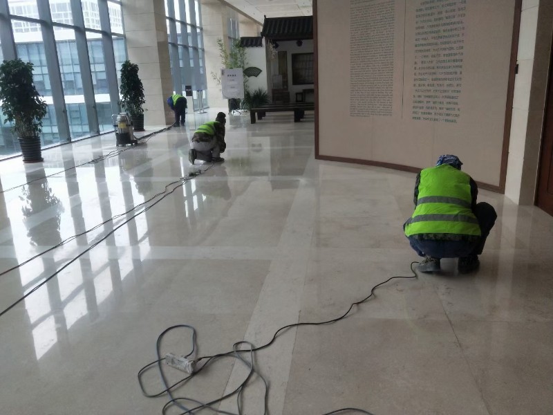 乐山专业保洁 承接外墙清洗 地板打蜡 甲醛检测 玻璃清洗