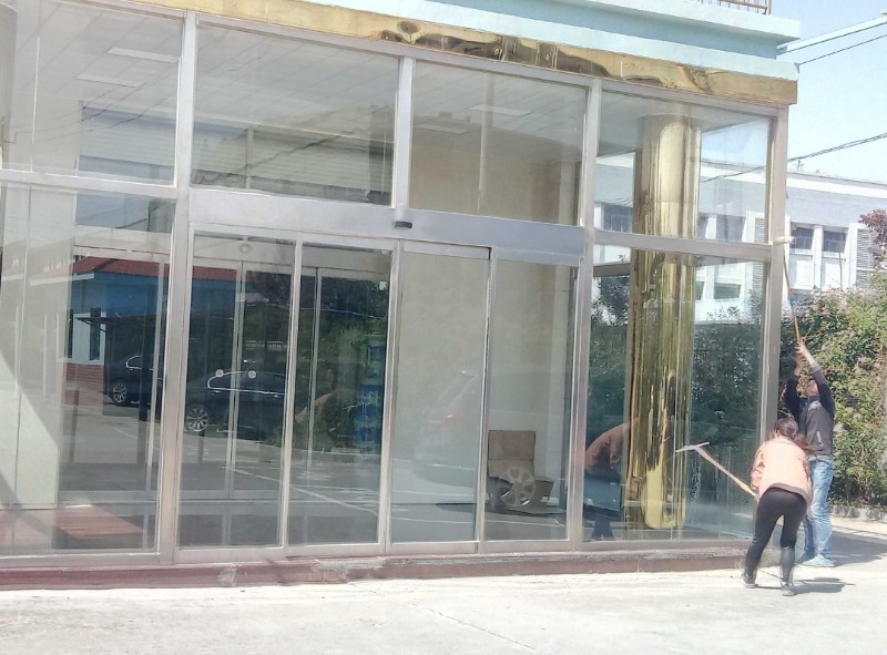 市内青羊提供高空玻璃外墙清洗解决方案