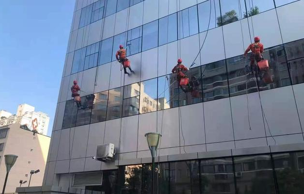 市内医院外墙清洁 玻璃幕墙清洗保洁 高新西区外墙清洗