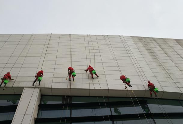 市内医院外墙清洁 玻璃幕墙清洗保洁 高新西区外墙清洗