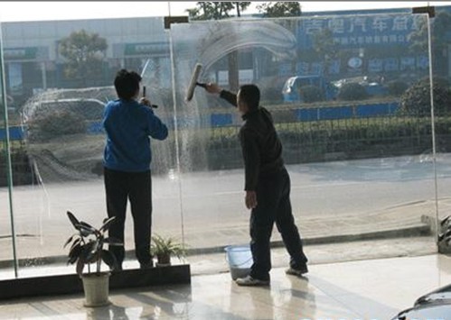 市内青羊提供高空玻璃外墙清洗解决方案